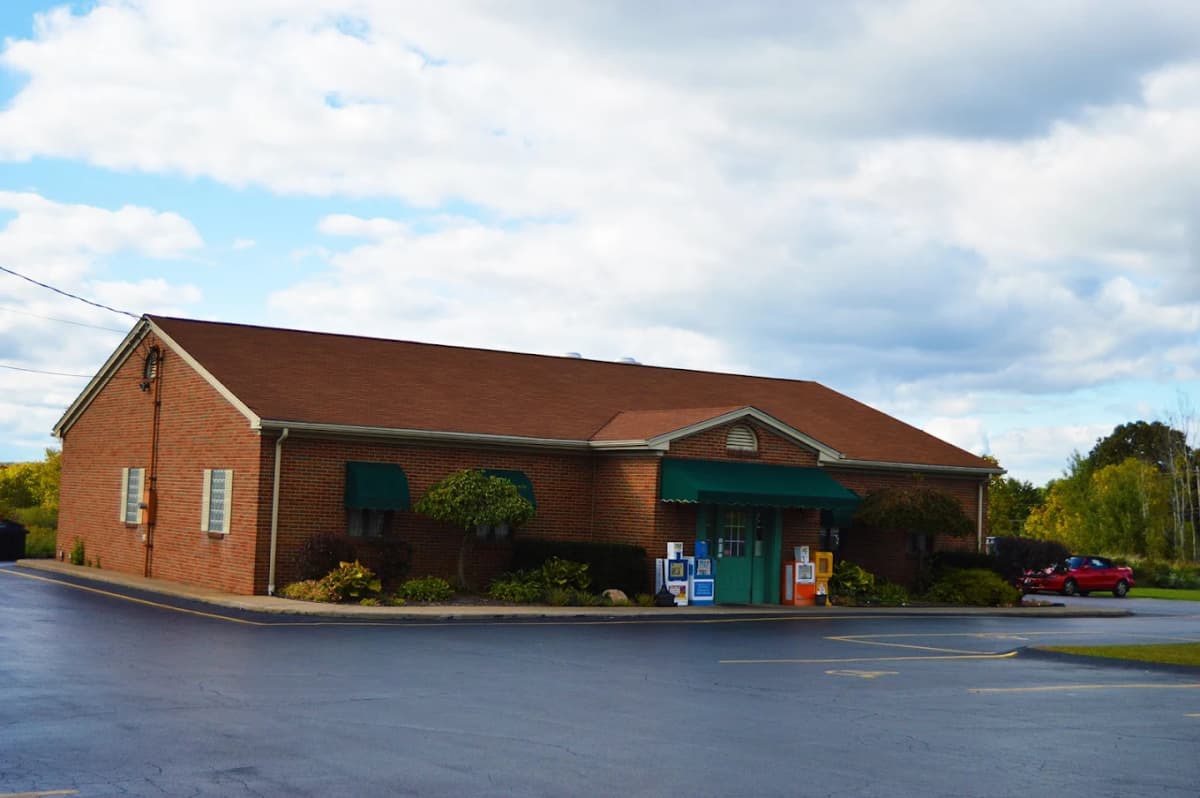 Raptis Family Restaurant exterior - convenient location near Niles Ohio